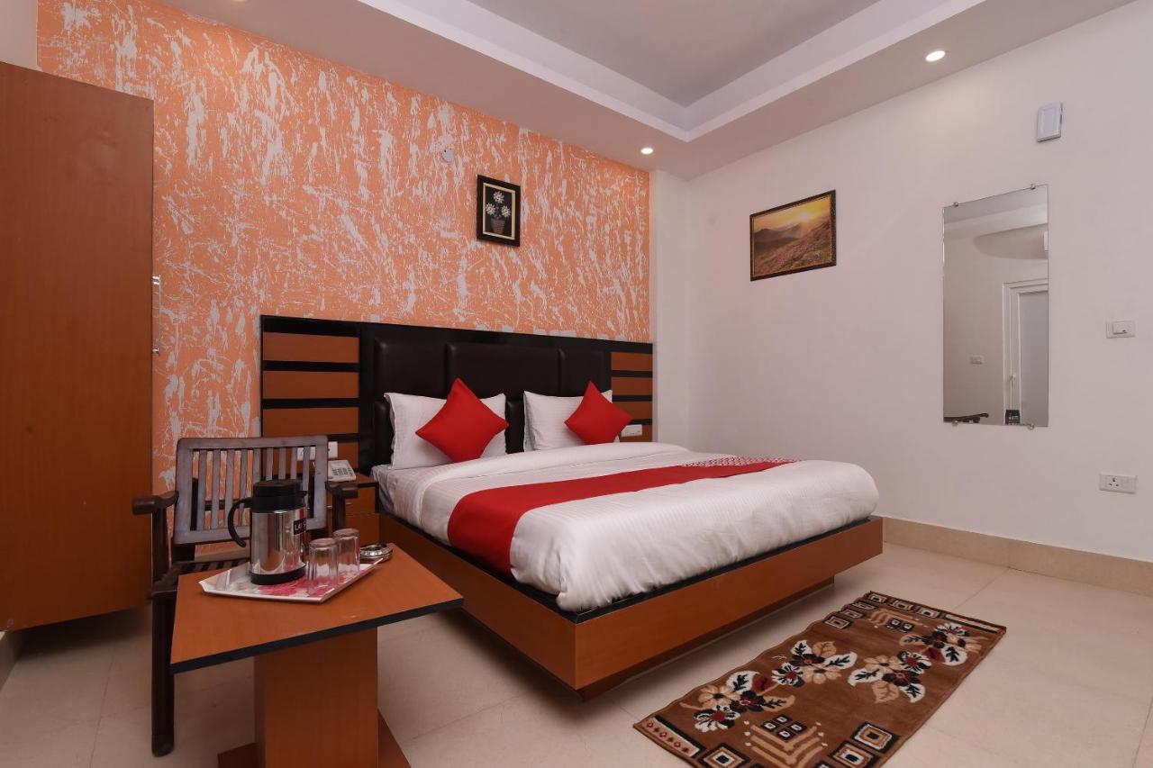 Capital O 13310 Noida Suites Esterno foto