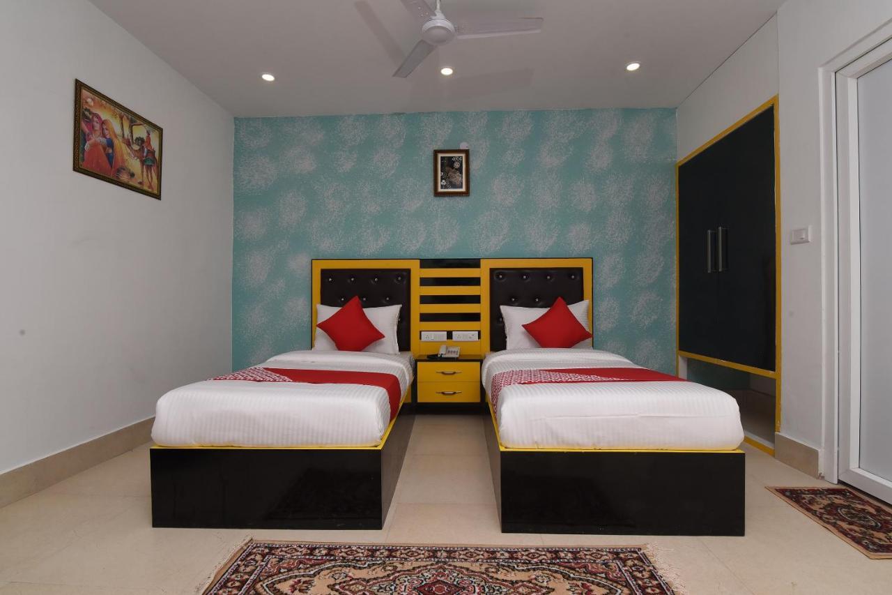 Capital O 13310 Noida Suites Esterno foto