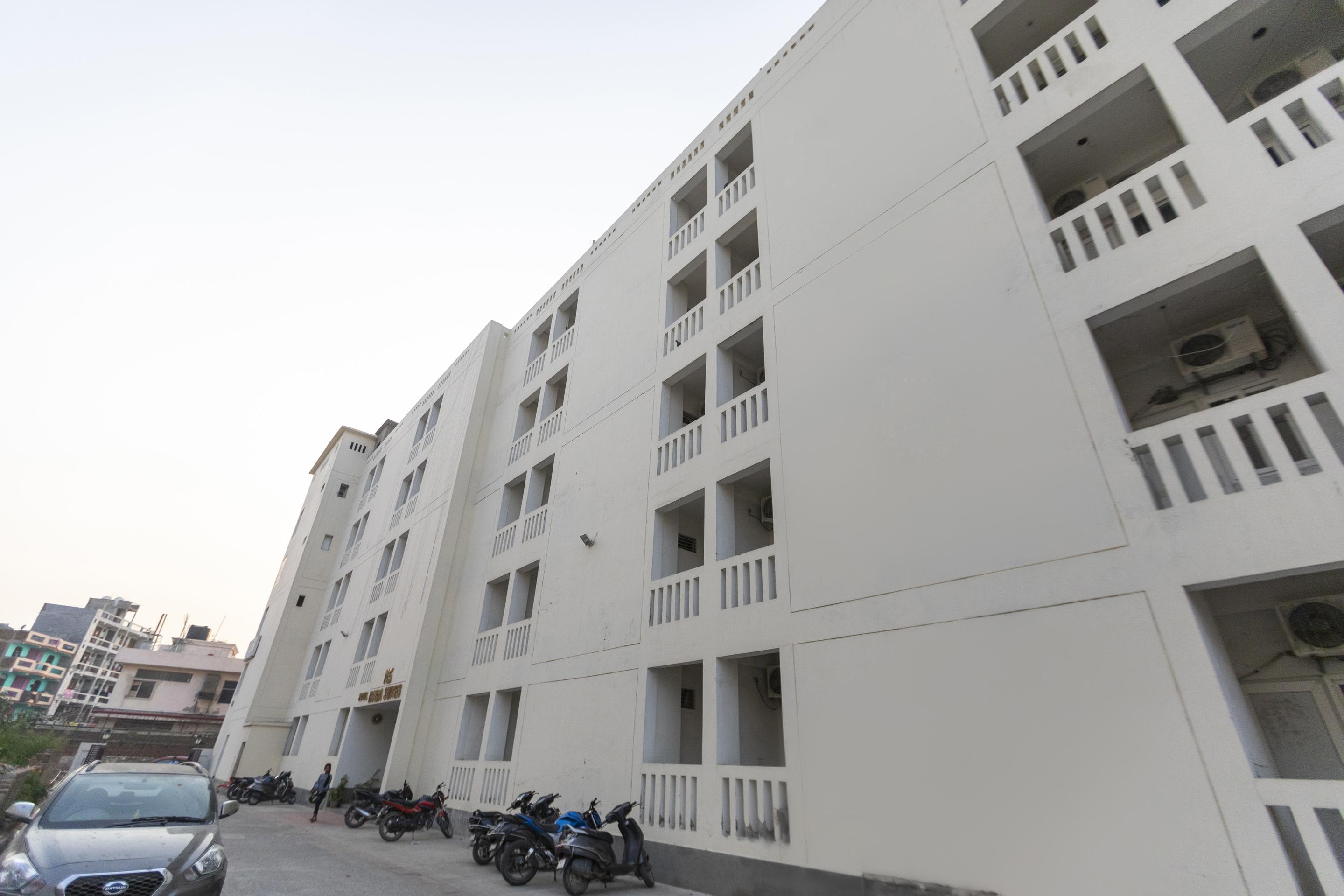 Capital O 13310 Noida Suites Esterno foto