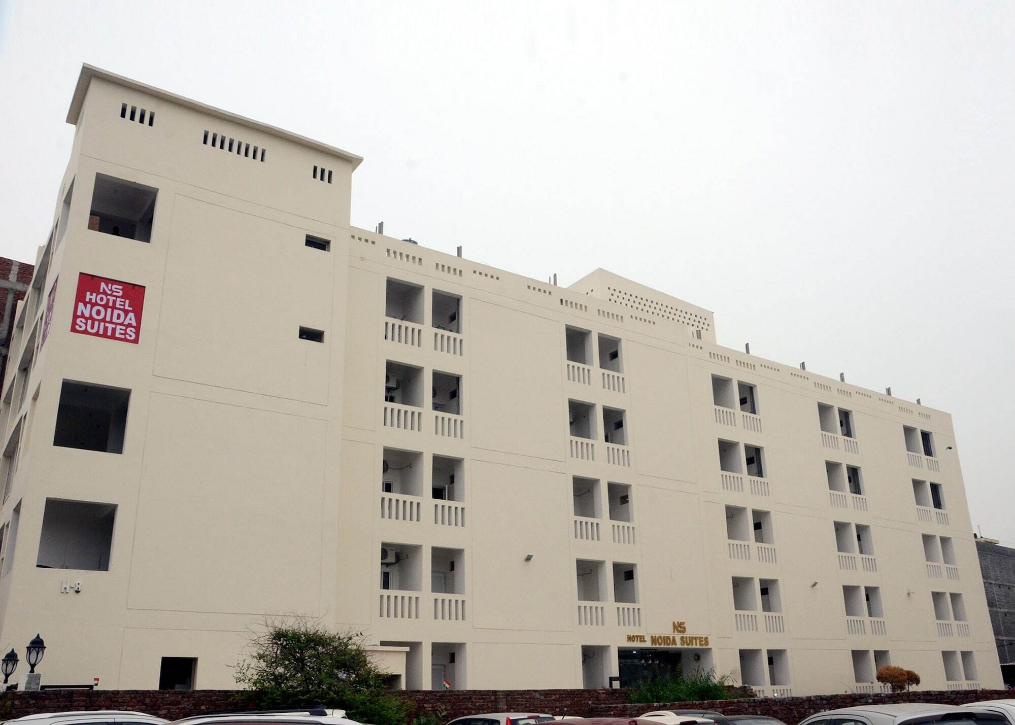 Capital O 13310 Noida Suites Esterno foto